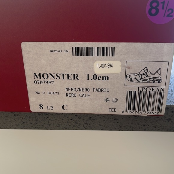 I bought for myself but they are too small for me. - Picture 3 of 6